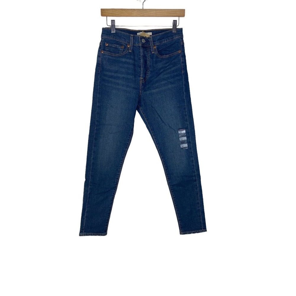 Levi's Jean Women's Size 27‎ Blue Denim Premium Wedgie Fit Ankle Pockets
